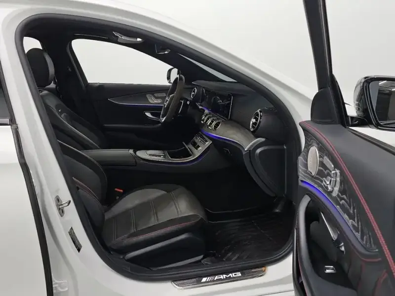 2023 Mercedes-Benz E-Класс с пробегом 44 233 км