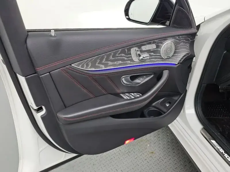 2023 Mercedes-Benz E-Класс с пробегом 44 233 км