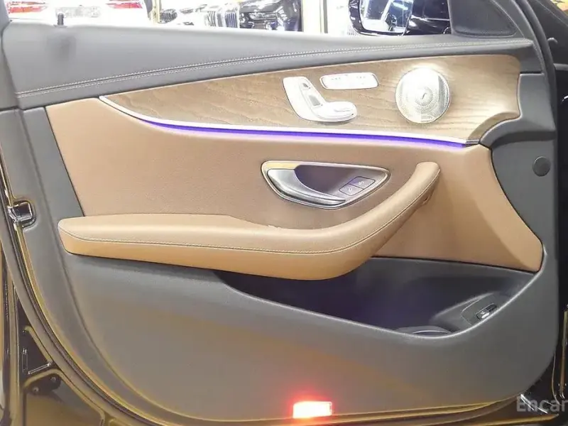 2023 Mercedes-Benz E-Класс с пробегом 15 500 км