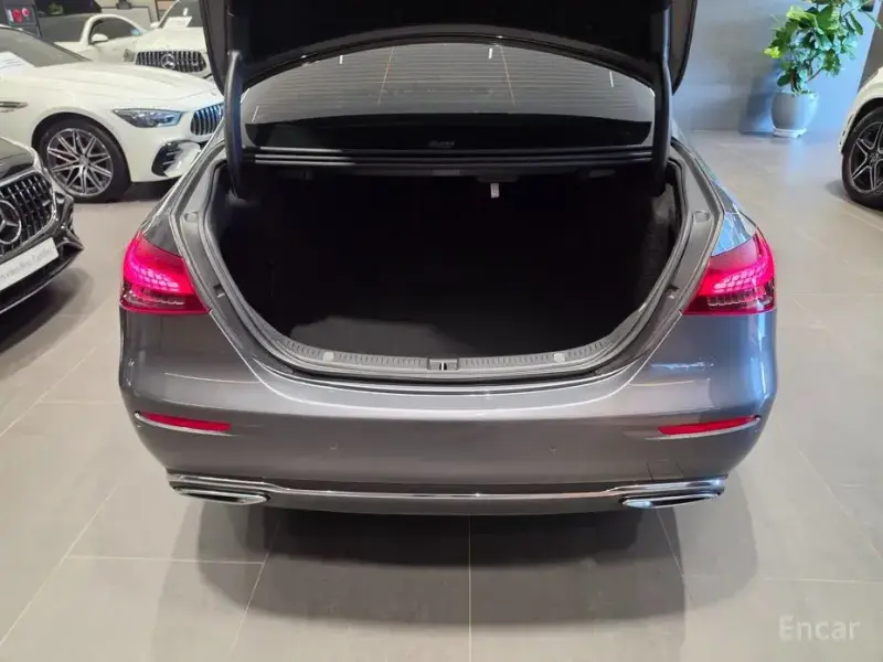 2023 Mercedes-Benz E-Класс с пробегом 33 961 км