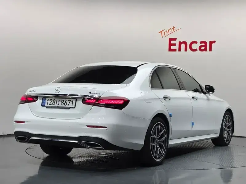 2022 Mercedes-Benz E-Класс с пробегом 25 918 км