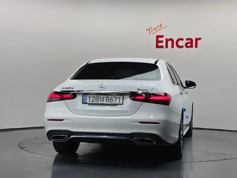 2022 Mercedes-Benz E-Класс с пробегом 25 918 км