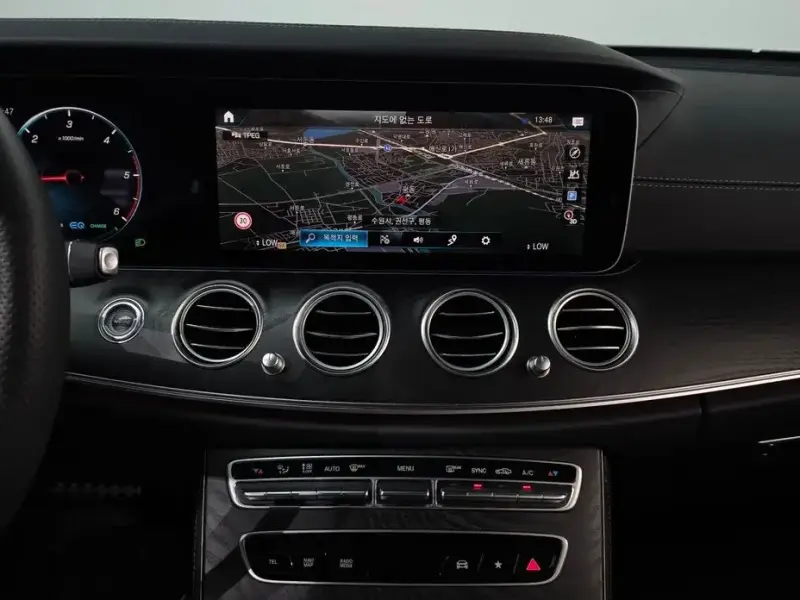 2022 Mercedes-Benz E-Класс с пробегом 25 918 км