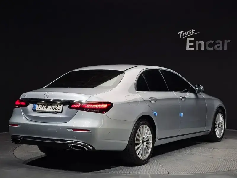 2022 Mercedes-Benz E-Класс с пробегом 61 712 км