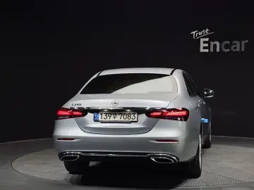 2022 Mercedes-Benz E-Класс с пробегом 61 712 км