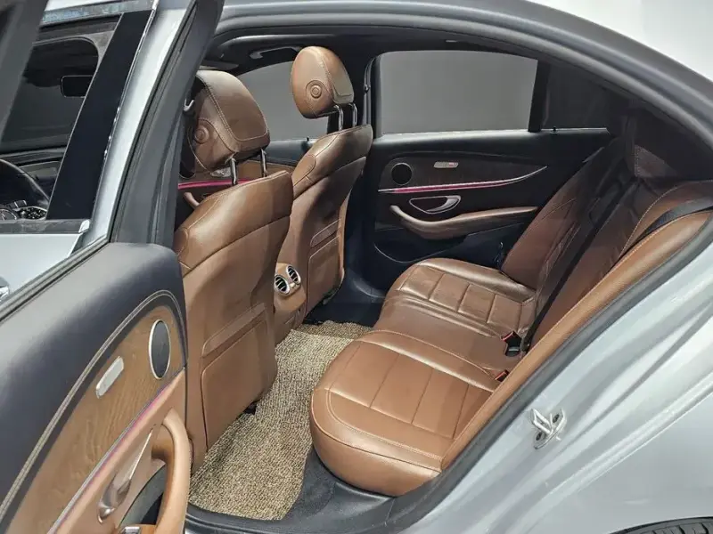 2022 Mercedes-Benz E-Класс с пробегом 61 712 км