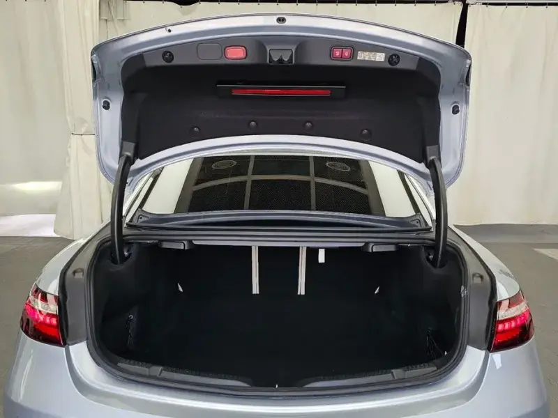 2023 Mercedes-Benz E-Класс с пробегом 25 003 км