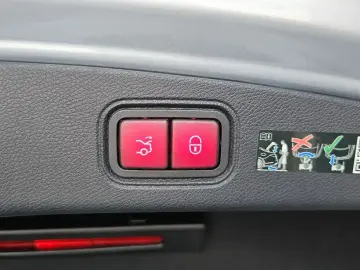 2023 Mercedes-Benz E-Класс с пробегом 25 003 км