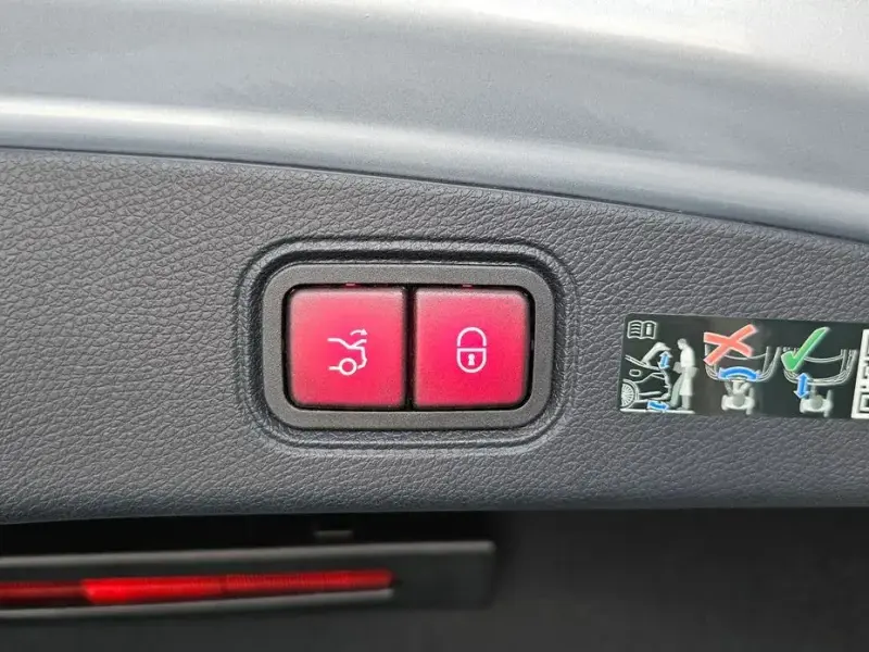 2023 Mercedes-Benz E-Класс с пробегом 25 003 км