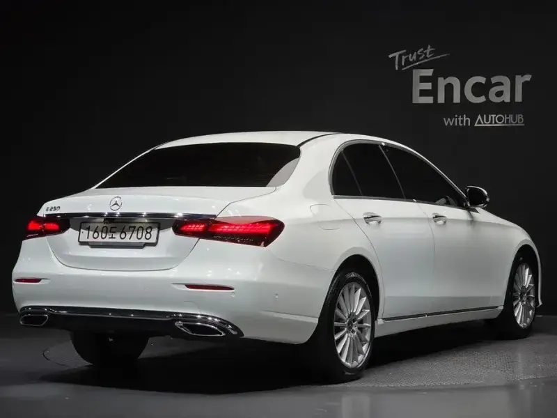 2022 Mercedes-Benz E-Класс с пробегом 58 558 км