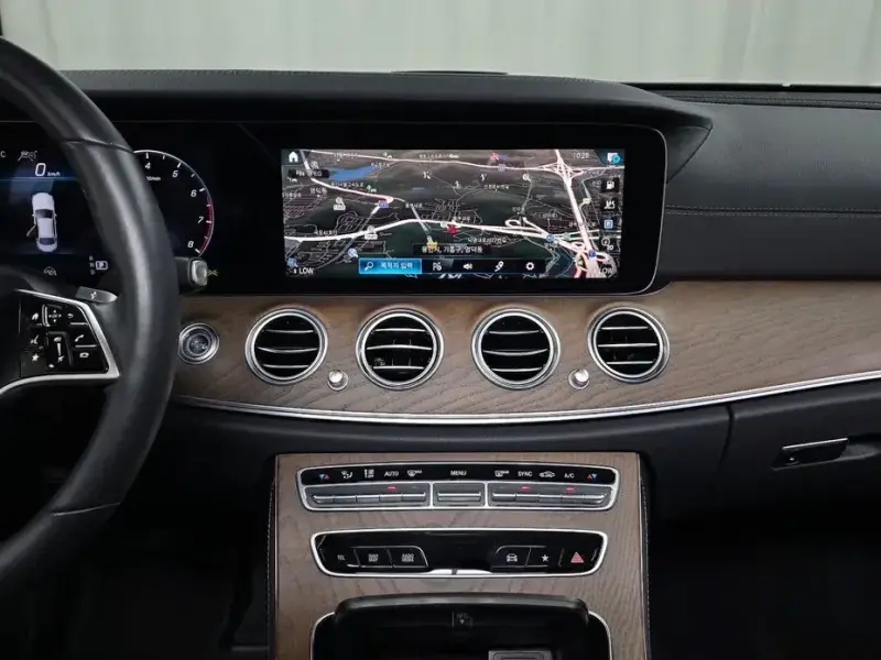 2022 Mercedes-Benz E-Класс с пробегом 68 502 км