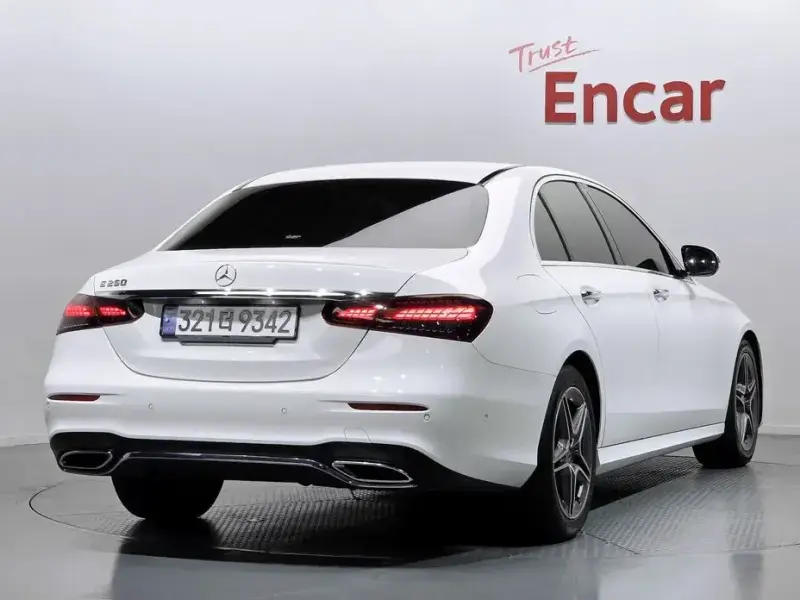 2022 Mercedes-Benz E-Класс с пробегом 60 335 км