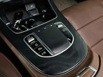 2022 Mercedes-Benz E-Класс с пробегом 60 335 км