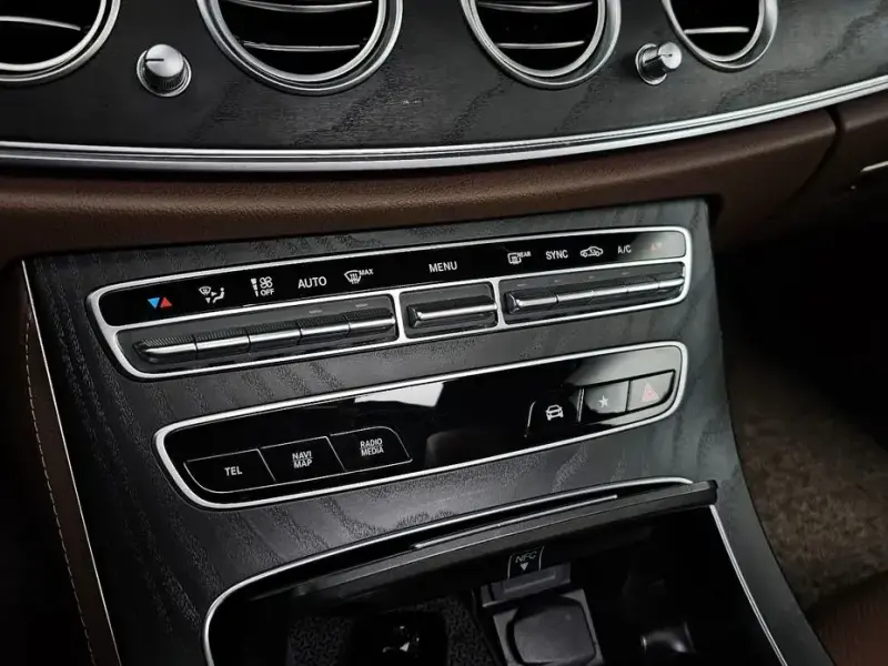 2022 Mercedes-Benz E-Класс с пробегом 60 335 км