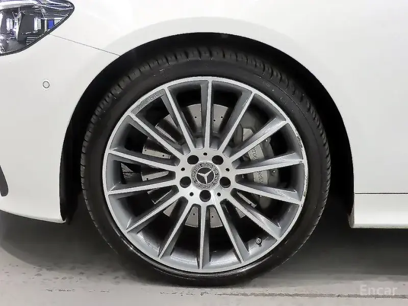 2021 Mercedes-Benz E-Класс с пробегом 19 208 км
