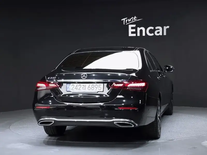 2022 Mercedes-Benz E-Класс с пробегом 40 546 км