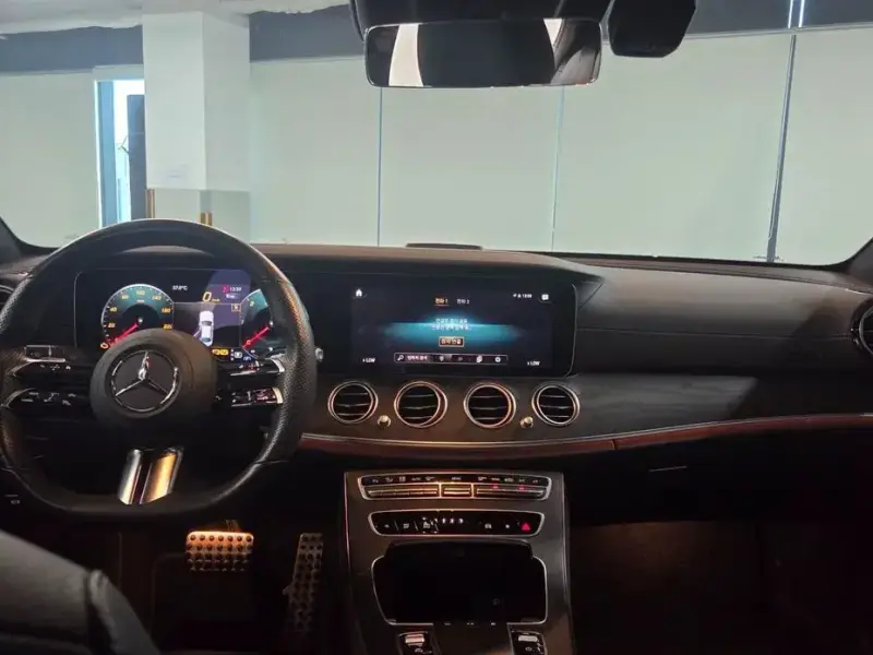 2022 Mercedes-Benz E-Класс с пробегом 48 648 км