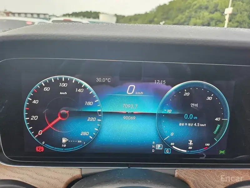 2022 Mercedes-Benz E-Класс с пробегом 90 066 км