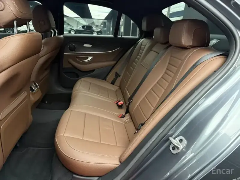 2022 Mercedes-Benz E-Класс с пробегом 28 133 км