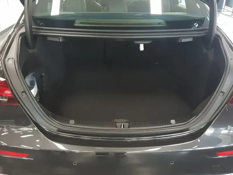 2023 Mercedes-Benz E-Класс с пробегом 3 401 км