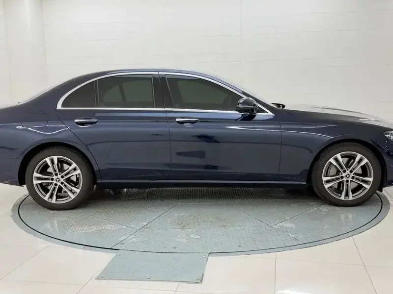 2022 Mercedes-Benz E-Класс с пробегом 31 118 км