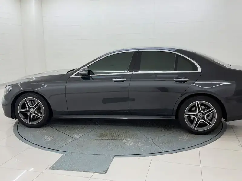2023 Mercedes-Benz E-Класс с пробегом 45 220 км