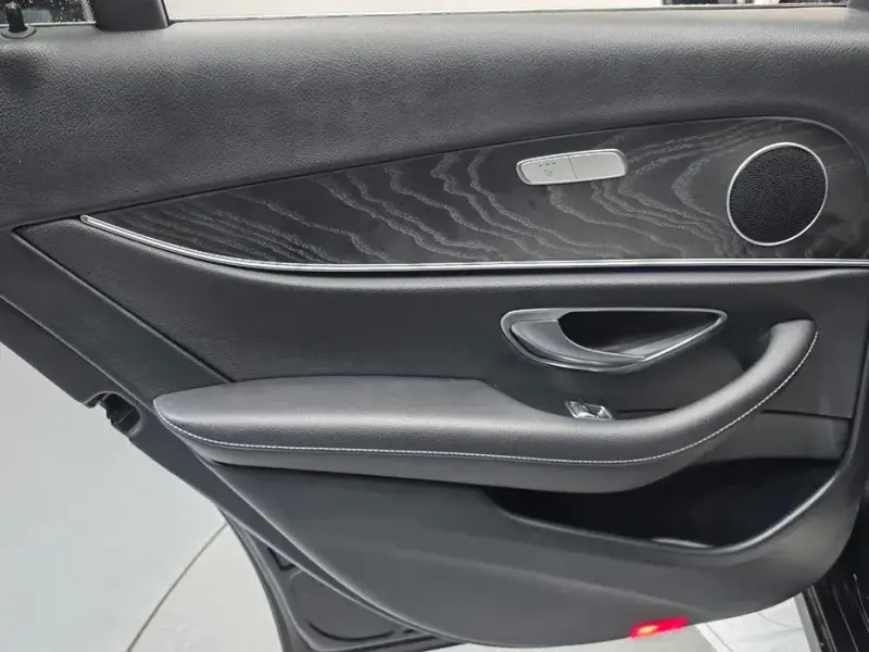2022 Mercedes-Benz E-Класс с пробегом 76 105 км