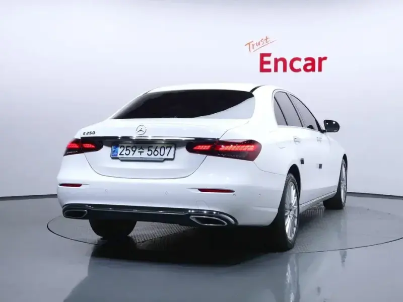 2023 Mercedes-Benz E-Класс с пробегом 49 767 км