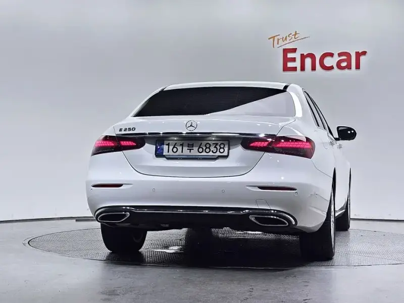 2023 Mercedes-Benz E-Класс с пробегом 9 034 км