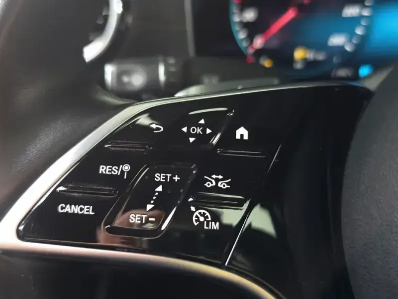 2022 Mercedes-Benz E-Класс с пробегом 25 234 км