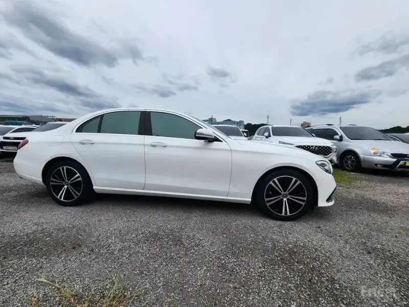 2021 Mercedes-Benz E-Класс с пробегом 84 332 км