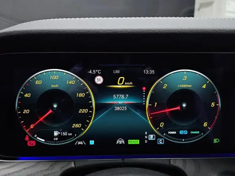 2022 Mercedes-Benz E-Класс с пробегом 38 025 км