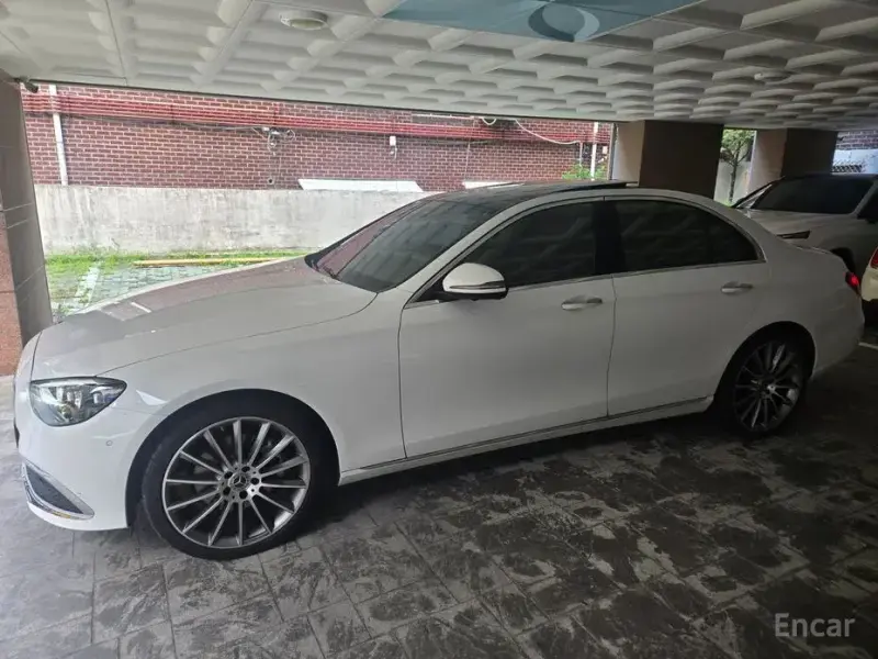 2022 Mercedes-Benz E-Класс с пробегом 69 082 км