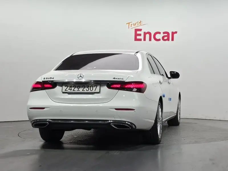 2022 Mercedes-Benz E-Класс с пробегом 137 573 км