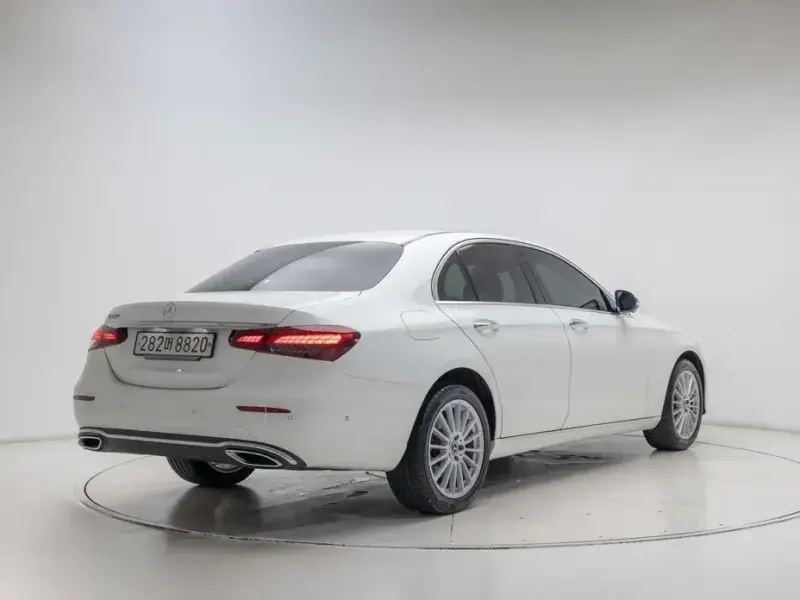 2023 Mercedes-Benz E-Класс с пробегом 21 364 км