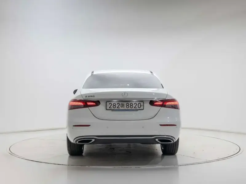 2023 Mercedes-Benz E-Класс с пробегом 21 364 км