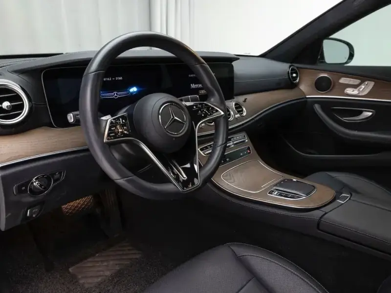 2023 Mercedes-Benz E-Класс с пробегом 21 364 км