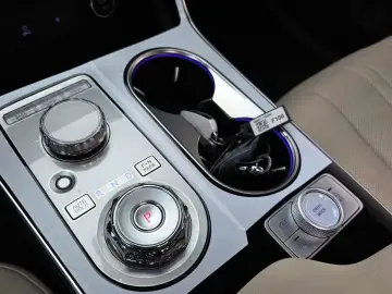 2023 Genesis GV80 с пробегом 20 956 км