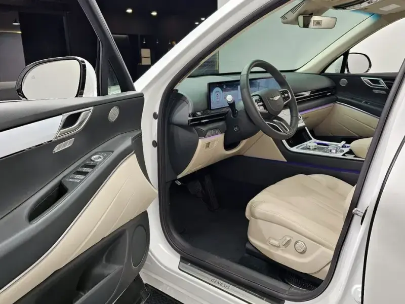 2023 Genesis GV80 с пробегом 20 956 км