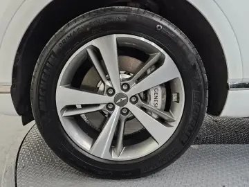 2023 Genesis GV80 с пробегом 22 064 км