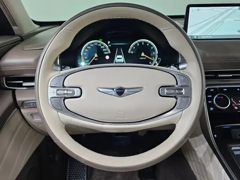 2023 Genesis GV80 с пробегом 22 064 км
