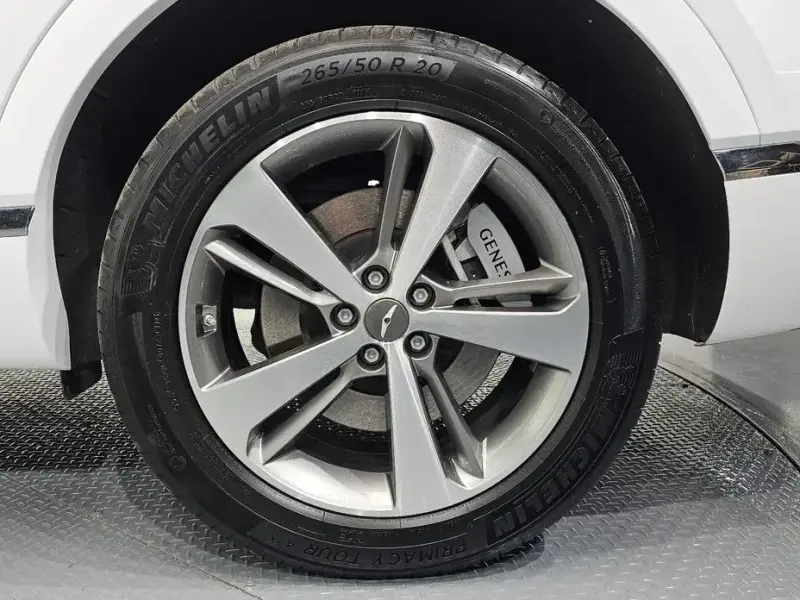 2023 Genesis GV80 с пробегом 22 064 км