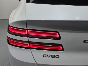 2023 Genesis GV80 с пробегом 22 064 км