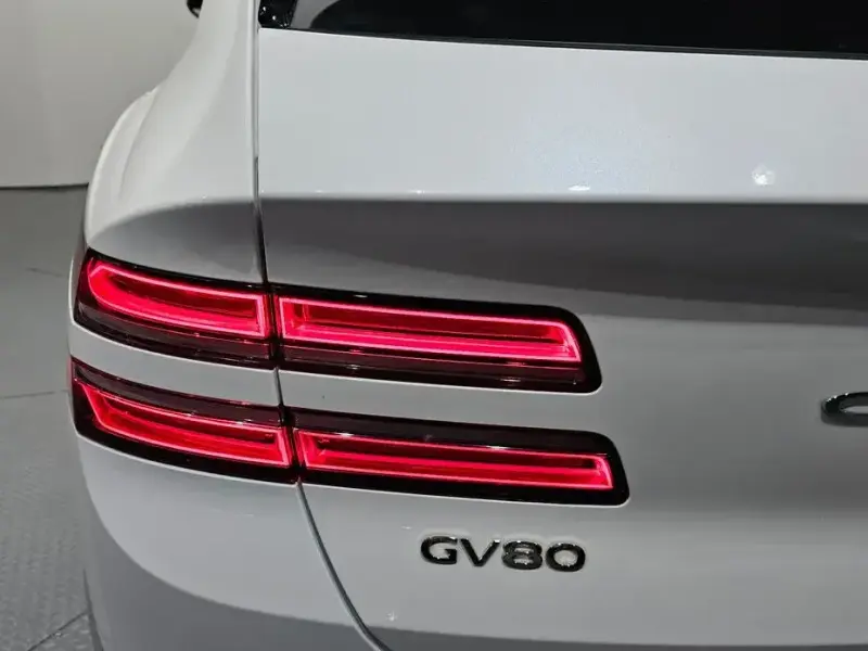 2023 Genesis GV80 с пробегом 22 064 км