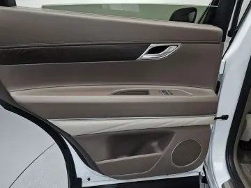 2023 Genesis GV80 с пробегом 22 064 км