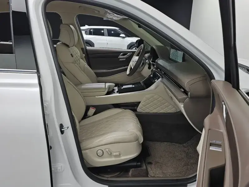 2023 Genesis GV80 с пробегом 22 064 км