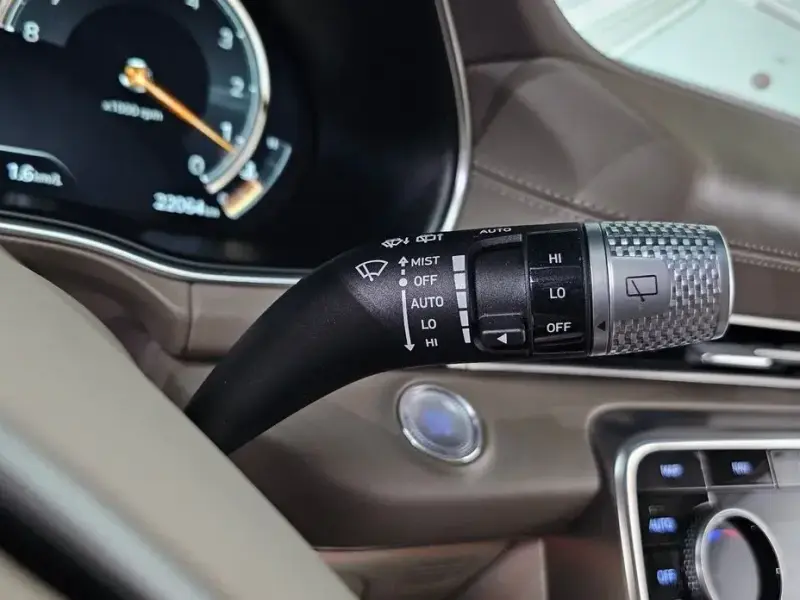 2023 Genesis GV80 с пробегом 22 064 км