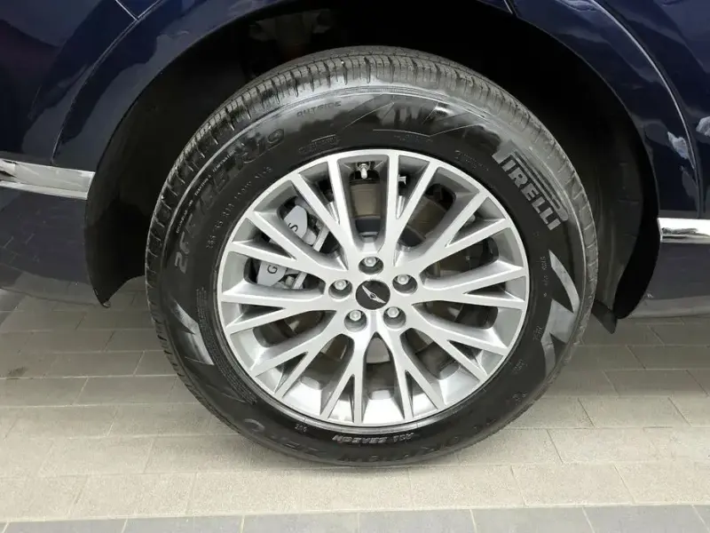2023 Genesis GV80 с пробегом 11 951 км