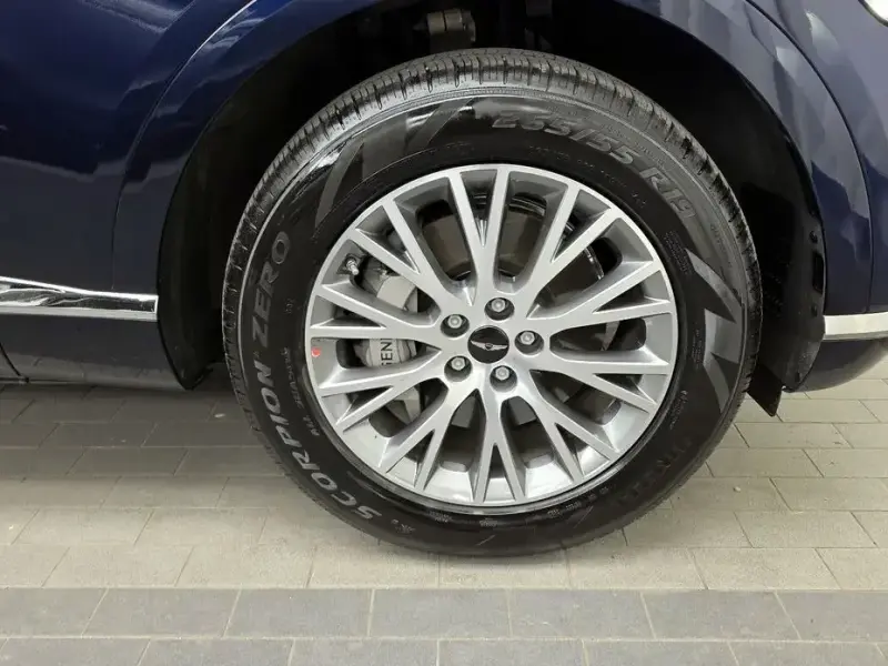 2023 Genesis GV80 с пробегом 11 951 км