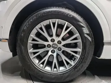 2023 Genesis GV80 с пробегом 43 638 км